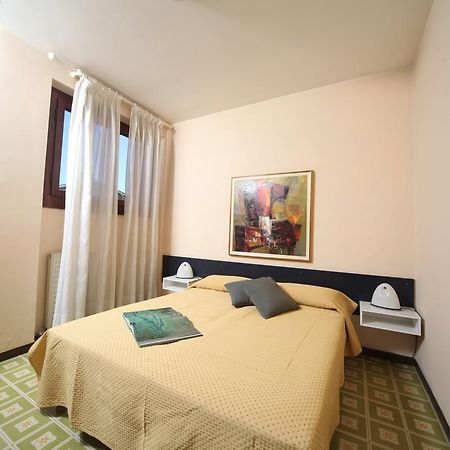 Appartamenti Casetto Bardolino Zimmer foto